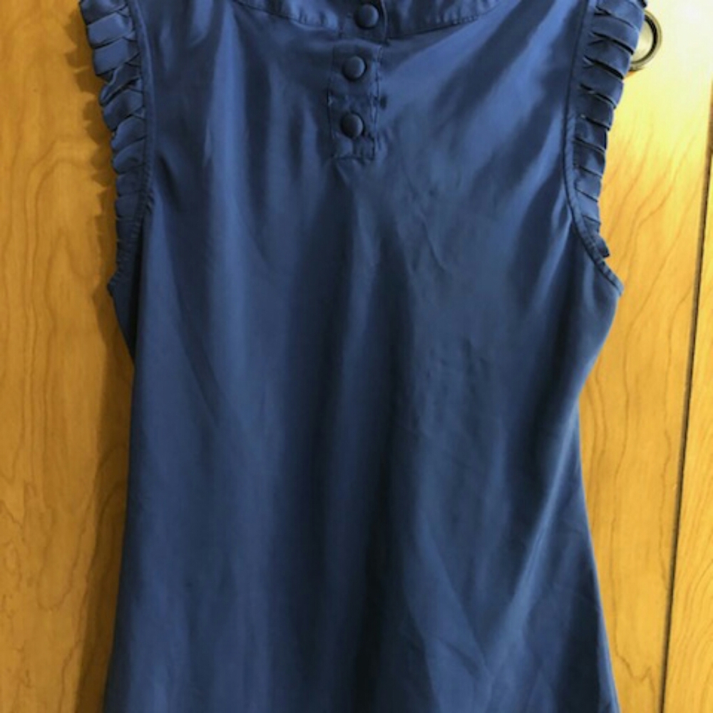 Top - Picture 2 of 4